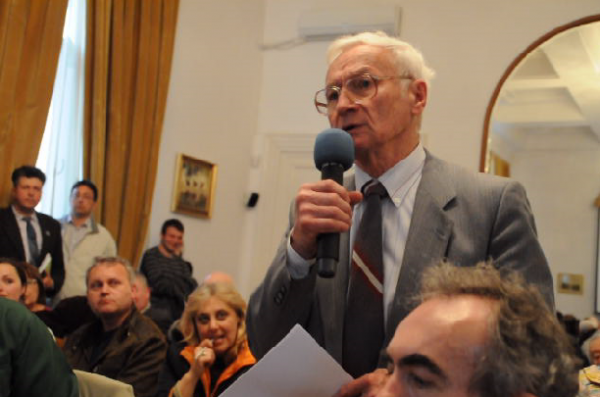 Title here Alt text here