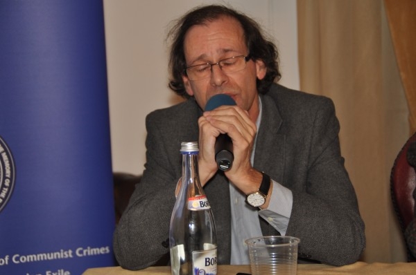 Title here Alt text here