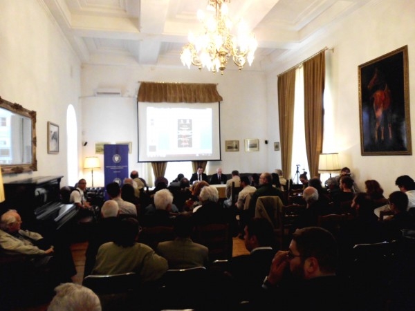 Title here Alt text here