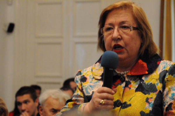 Title here Alt text here